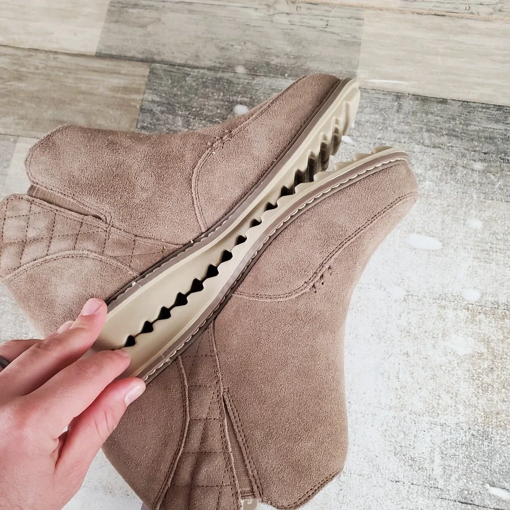 Skechers Arch Fit Mojave Boundless Bliss Womens Bootie Sz 9 Taupe Suede Side Zip